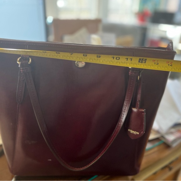 Coach tote bag from 2016(ish). Patent-like burgundy. Great shape. - Picture 5 of 6